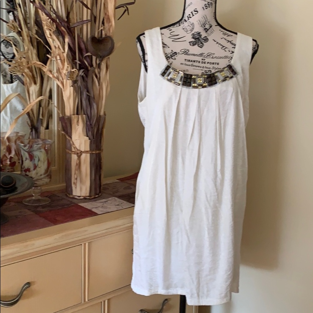 Sleeveless XL White/Ivory Scoop Studded Neck Dress